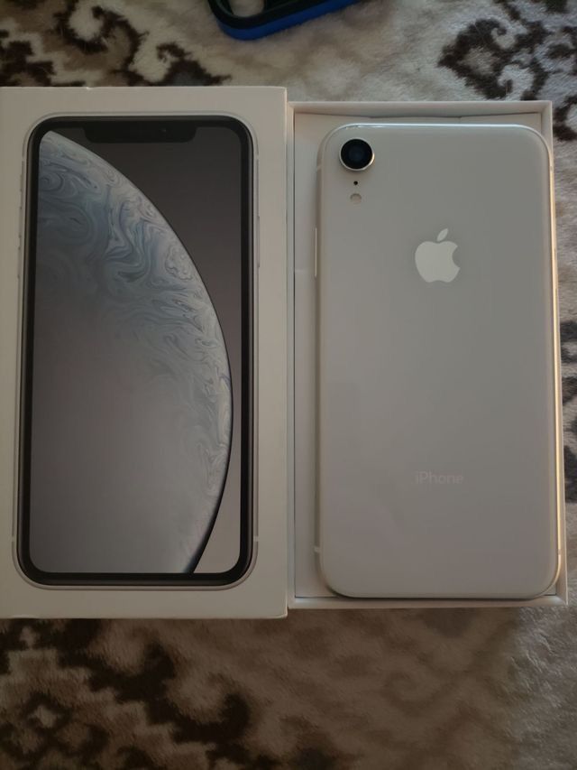 Apple iPhone XR
